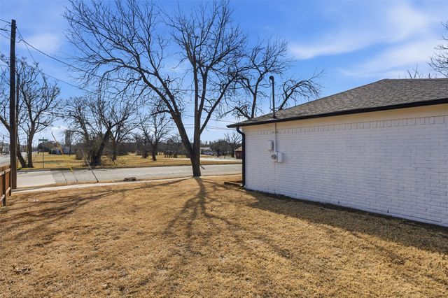 1200 N 5th Street, Waco, TX 76707