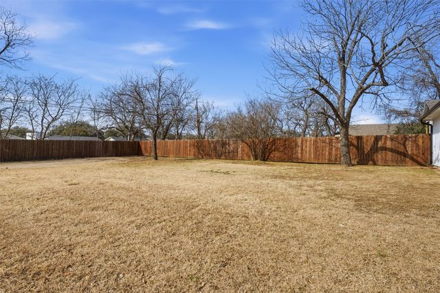 1200 N 5th Street, Waco, TX 76707