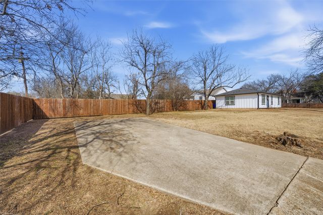 1200 N 5th Street, Waco, TX 76707