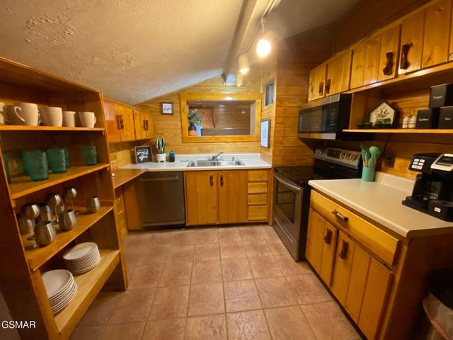 1030 E MADISON DRIVE Drive, Sevierville, TN 37876