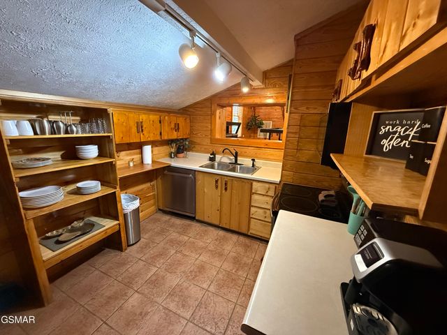 1030 E MADISON DRIVE Drive, Sevierville, TN 37876