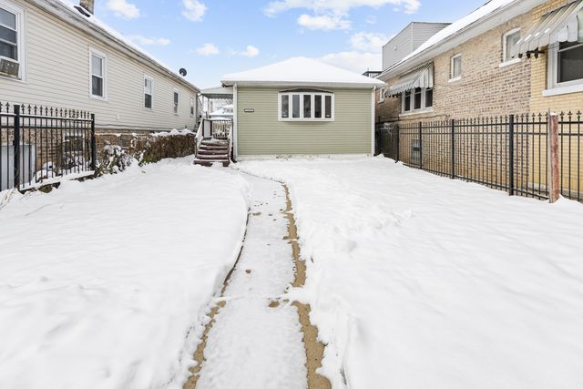 2164 N Mobile Avenue, Chicago, IL 60639