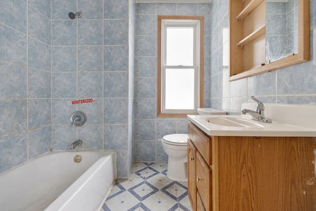 2164 N Mobile Avenue, Chicago, IL 60639