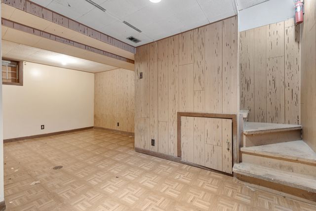 2164 N Mobile Avenue, Chicago, IL 60639