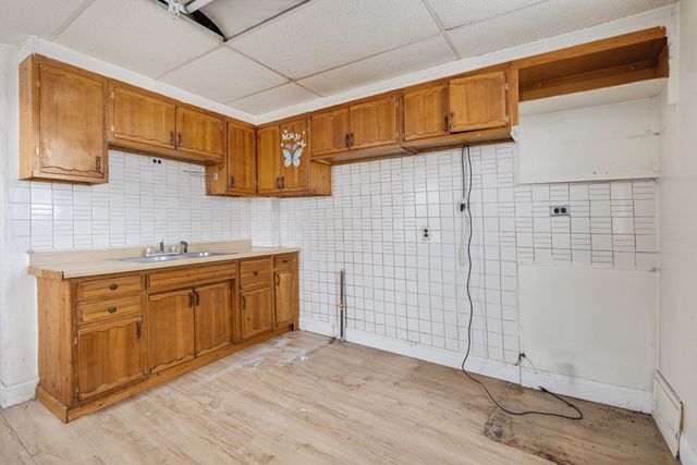 2164 N Mobile Avenue, Chicago, IL 60639