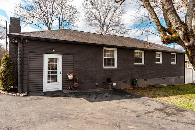 106 Oaklynn Dr, Madison, TN 37115