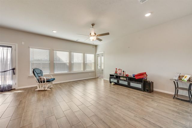 1316 Fox Glen Trail, Crowley, TX 76036