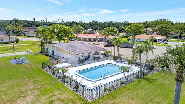 5055 LIVE OAK CIRCLE 5055, Bradenton, FL 34207