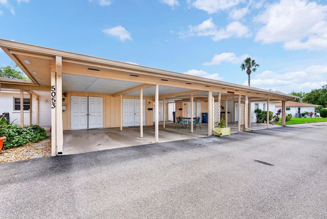 5055 LIVE OAK CIRCLE 5055, Bradenton, FL 34207