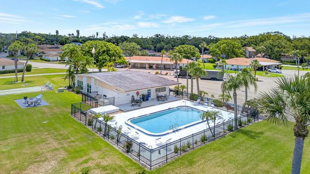 5055 LIVE OAK CIRCLE 5055, Bradenton, FL 34207