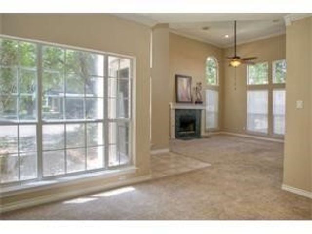 907 Canal, Irving, TX 75063