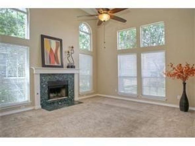 907 Canal, Irving, TX 75063