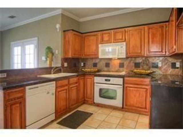 907 Canal, Irving, TX 75063