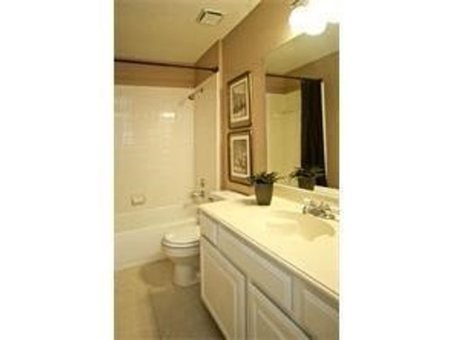 907 Canal, Irving, TX 75063