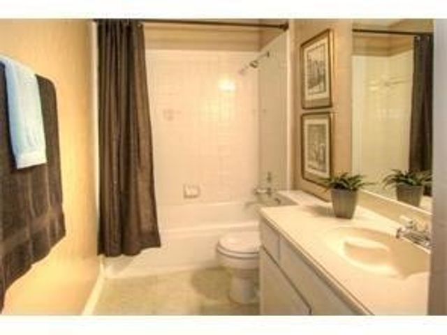 907 Canal, Irving, TX 75063