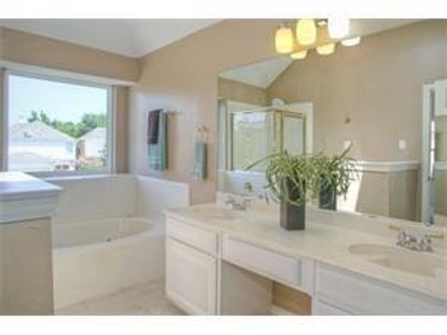 907 Canal, Irving, TX 75063