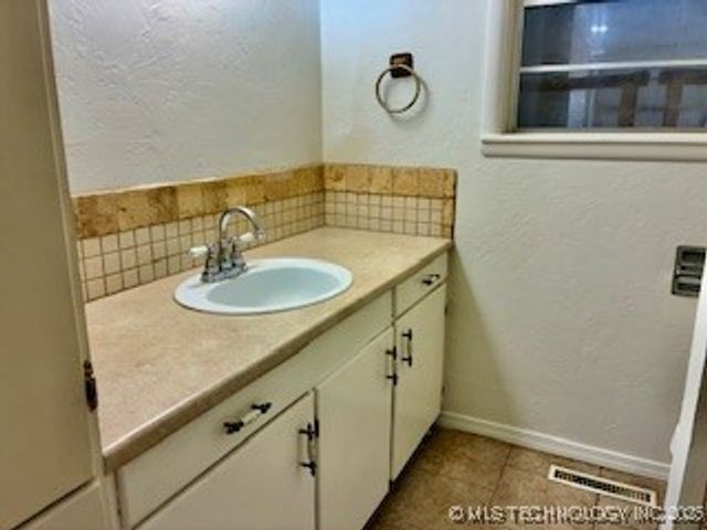 1407 S 9th Street, Mcalester, OK 74501