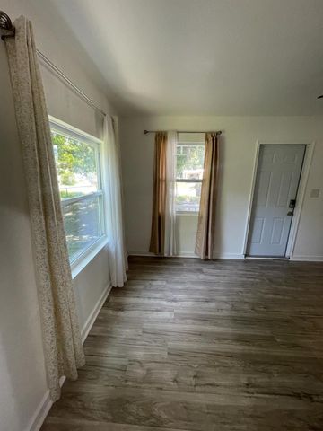 1706 N 15th St, Fort Pierce, FL 34950
