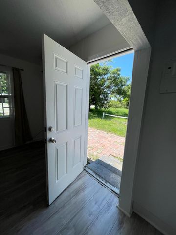 1706 N 15th St, Fort Pierce, FL 34950