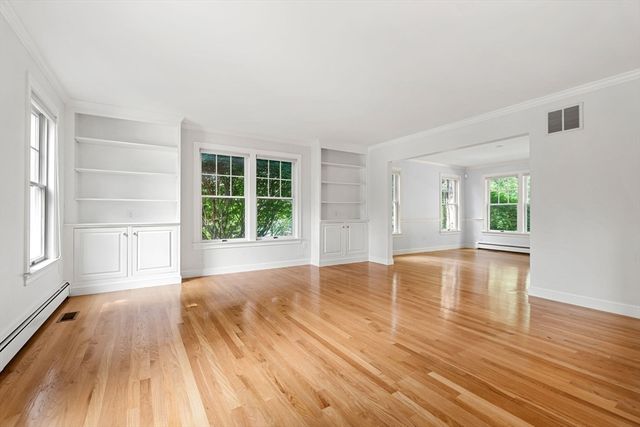 6 Davey Ln, Winchester, MA 01890