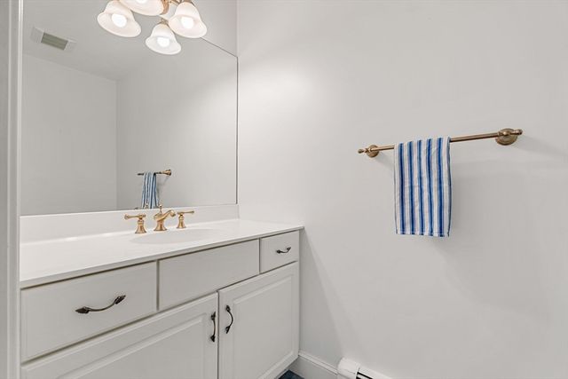 6 Davey Ln, Winchester, MA 01890