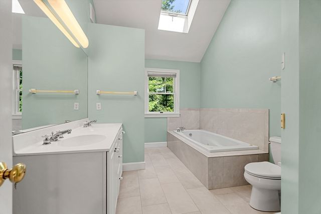 6 Davey Ln, Winchester, MA 01890