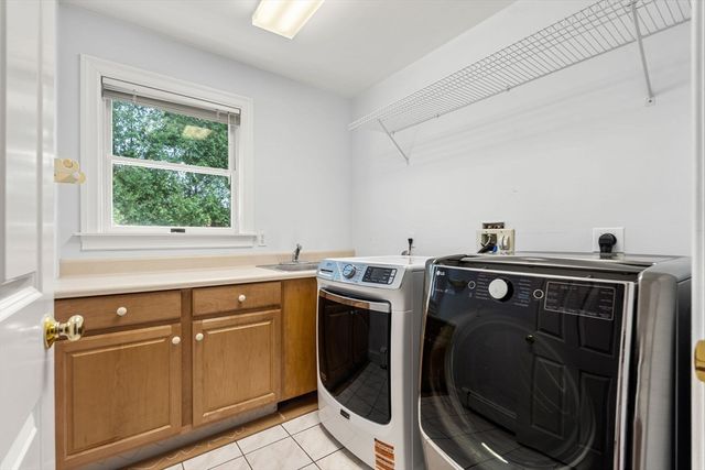 6 Davey Ln, Winchester, MA 01890