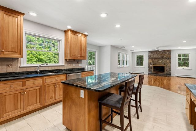 6 Davey Ln, Winchester, MA 01890