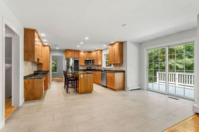 6 Davey Ln, Winchester, MA 01890