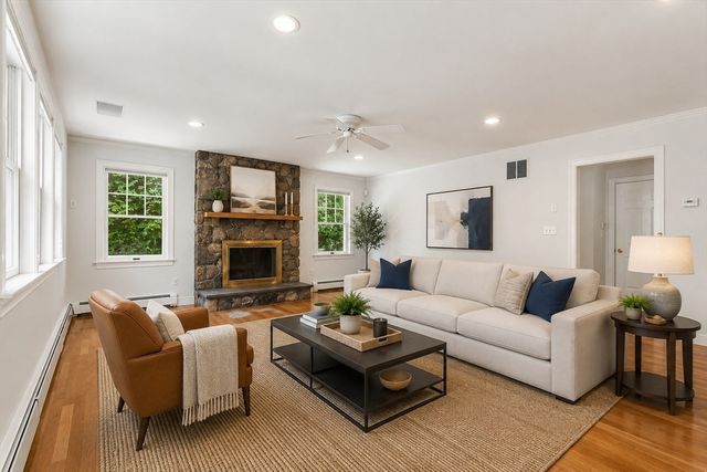 6 Davey Ln, Winchester, MA 01890