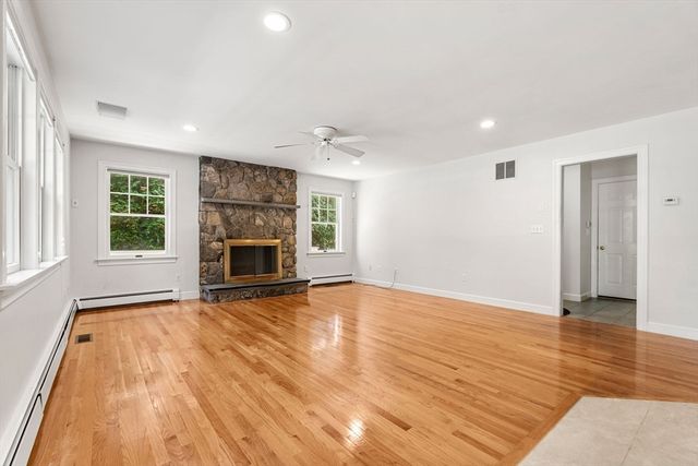 6 Davey Ln, Winchester, MA 01890