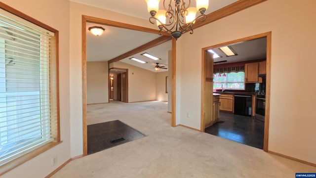 2120 Robins (#2) Ln SE 2, Salem, OR 97306