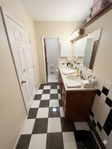 1064 Amherst Lane, University Park, IL 60484