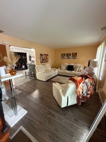 1064 Amherst Lane, University Park, IL 60484