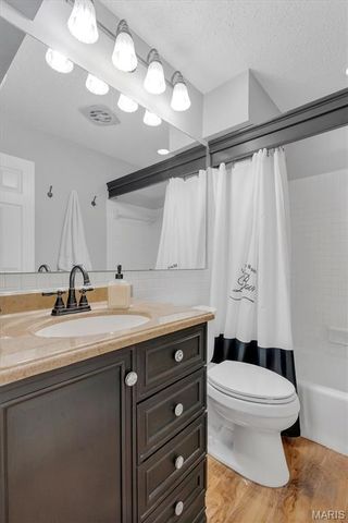 432 Glan Tai Drive, Manchester, MO 63011