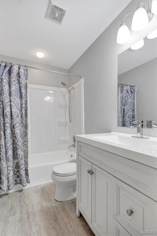432 Glan Tai Drive, Manchester, MO 63011