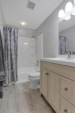 432 Glan Tai Drive, Manchester, MO 63011