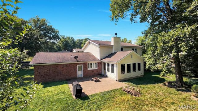 432 Glan Tai Drive, Manchester, MO 63011