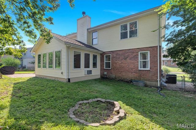 432 Glan Tai Drive, Manchester, MO 63011