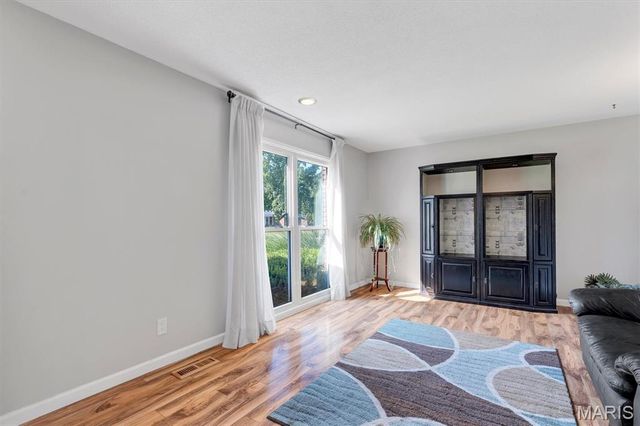 432 Glan Tai Drive, Manchester, MO 63011