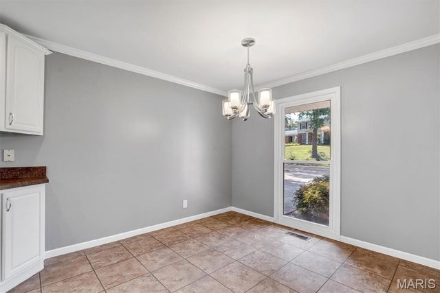 432 Glan Tai Drive, Manchester, MO 63011