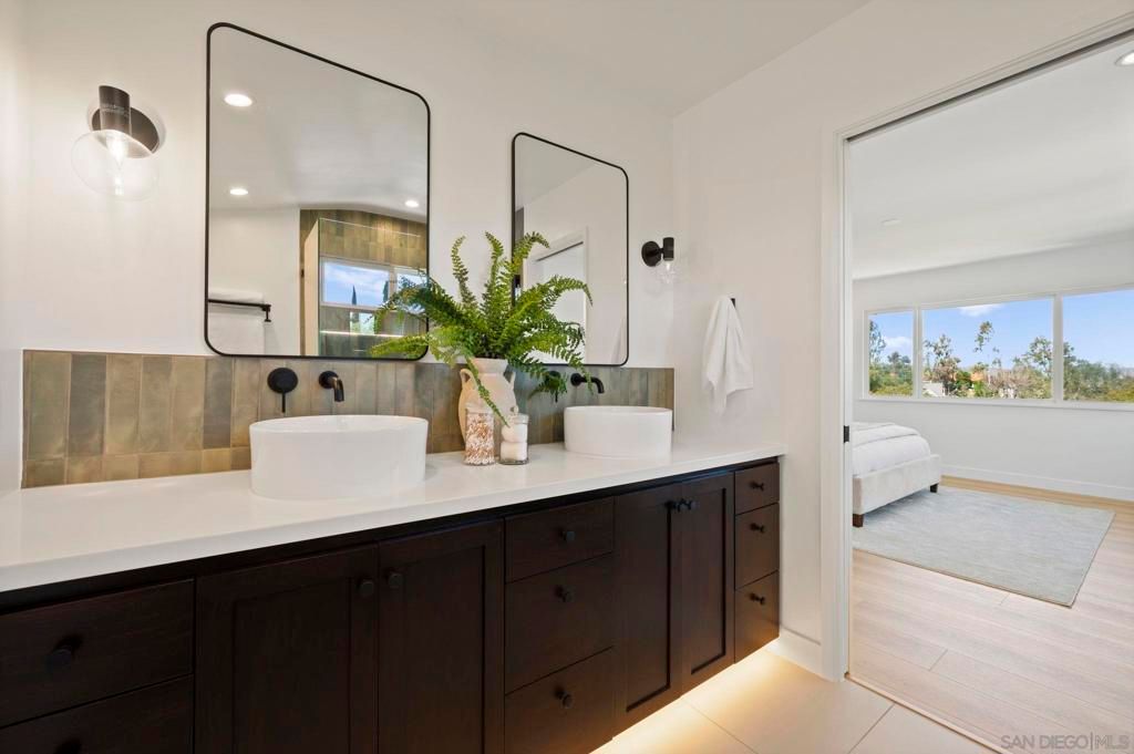 Image 10 of property listing at 11228 Constellation Dr., El Cajon, CA 92020