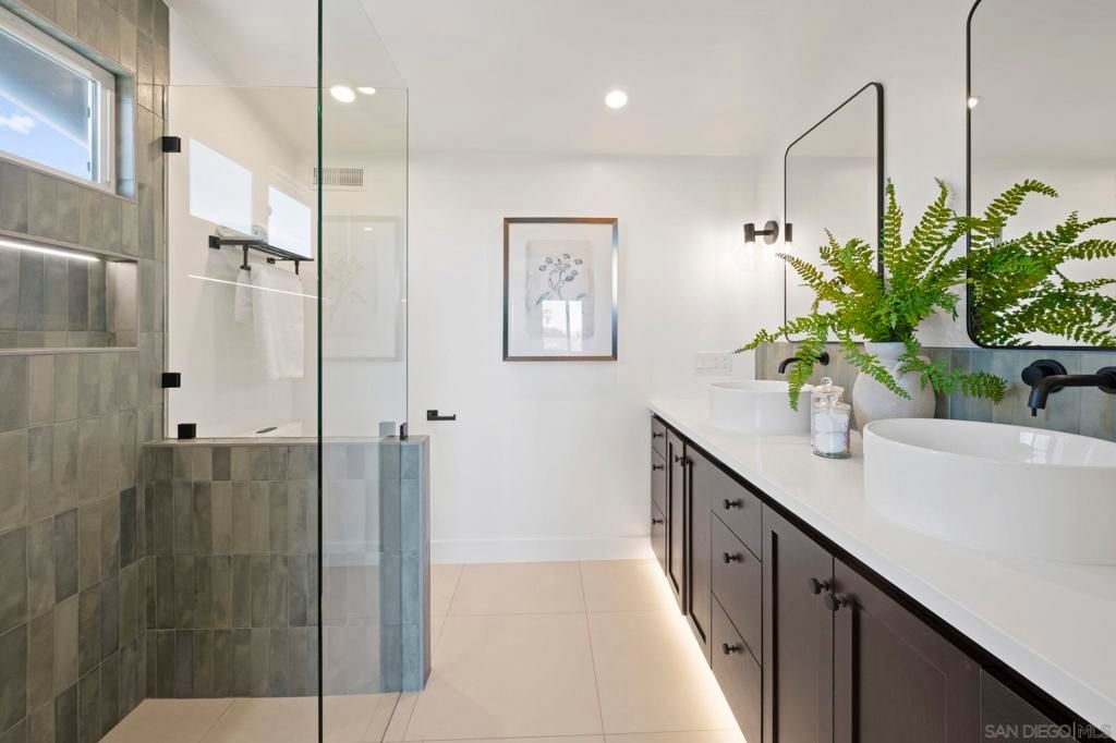 Image 11 of property listing at 11228 Constellation Dr., El Cajon, CA 92020