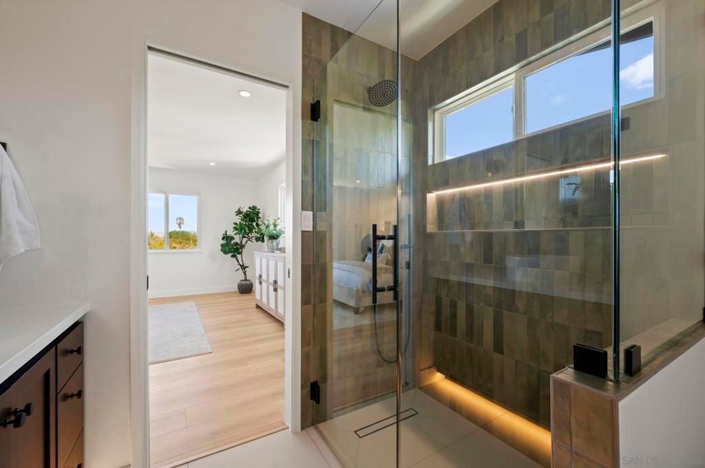 Image 12 of property listing at 11228 Constellation Dr., El Cajon, CA 92020