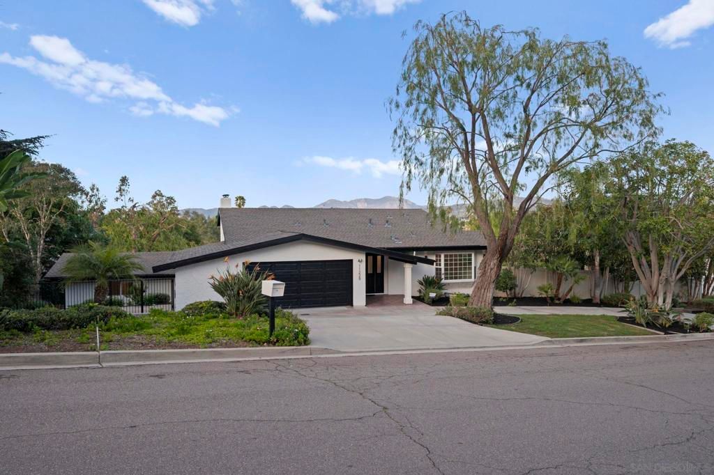 Image 2 of property listing at 11228 Constellation Dr., El Cajon, CA 92020