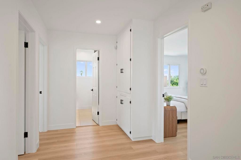 Image 6 of property listing at 11228 Constellation Dr., El Cajon, CA 92020