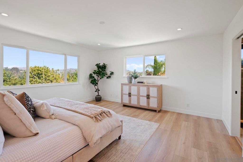 Image 8 of property listing at 11228 Constellation Dr., El Cajon, CA 92020