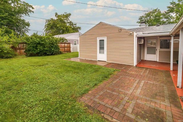 601 W Mill Road, Evansville, IN 47710