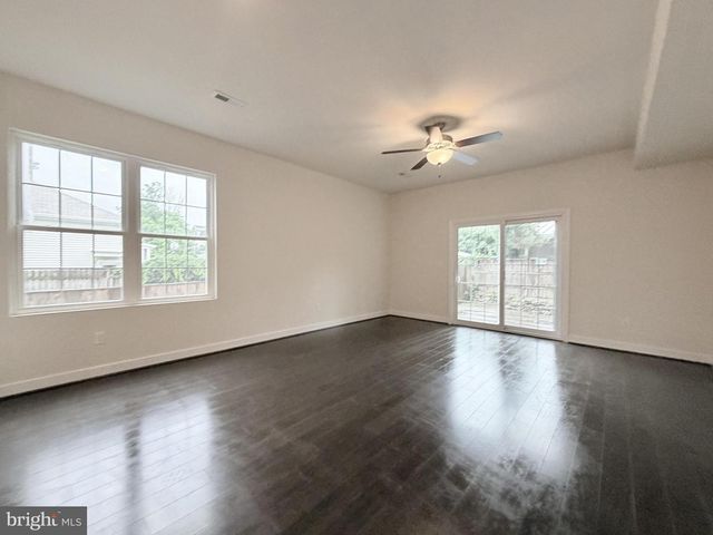 606 SHEPHERD ST, Fredericksburg, VA 22401