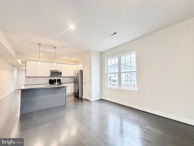 606 SHEPHERD ST, Fredericksburg, VA 22401
